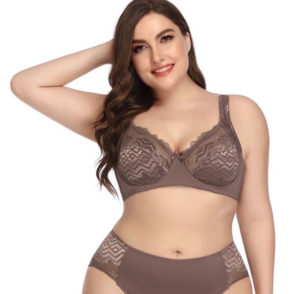 Plus size  Bra & Underwear Set - Picture 3 of 6
